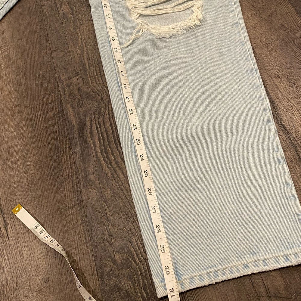 SOLD - BDG - NEW - High-Rise Baggy Jeans - NWT - Light Blue Distressed Size 28 - Picture 7 of 7